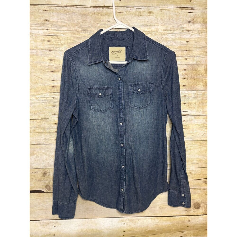 Medium Arizona Chambray Shirt with Pearl Buttons